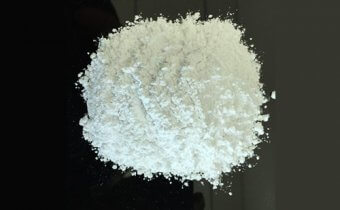 选择抗氧剂和光稳定剂应遵循哪些原则？