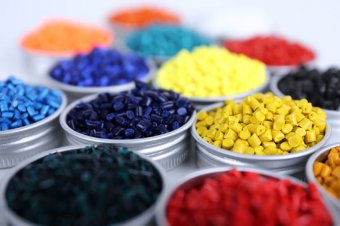 色母料促进塑料加工业的发展